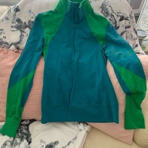 Retro Lululemon sweater half rip